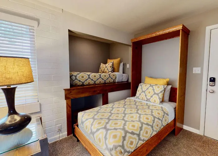 Downtown Cozy Home Base - Purple Sage 4